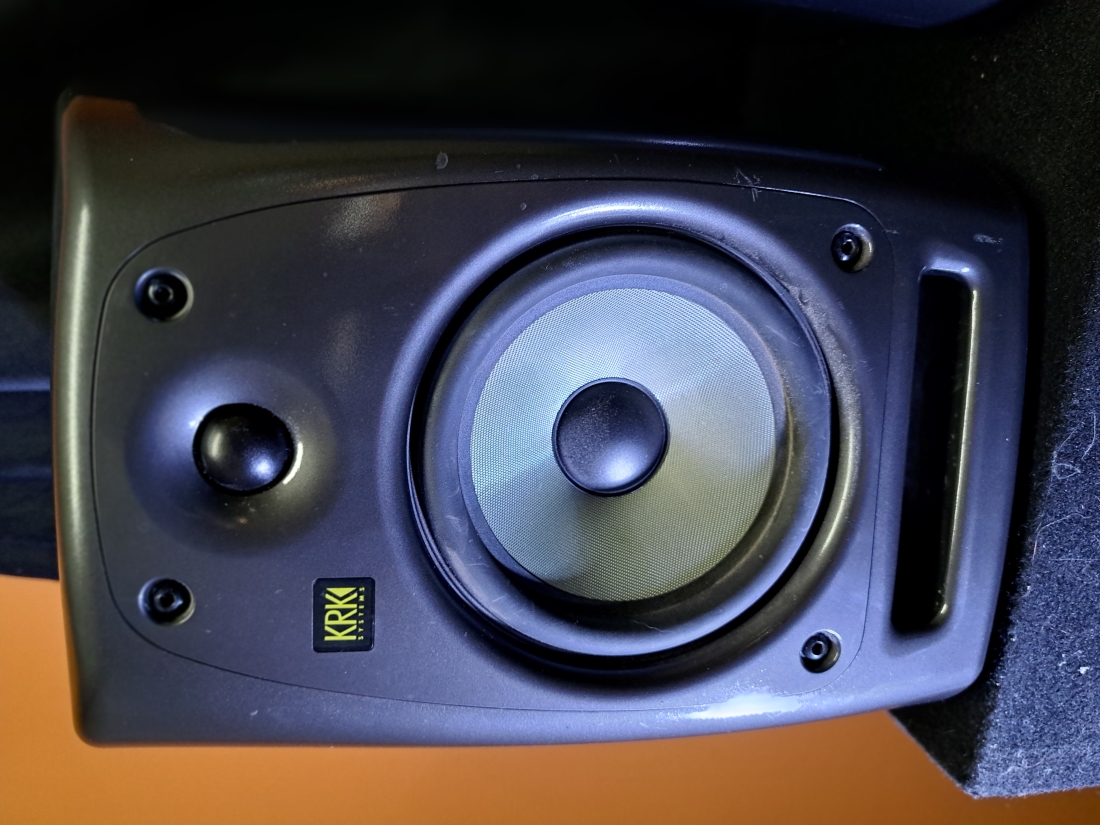 Gear Hunter | KRK RP6 G2 FERRARI GREY